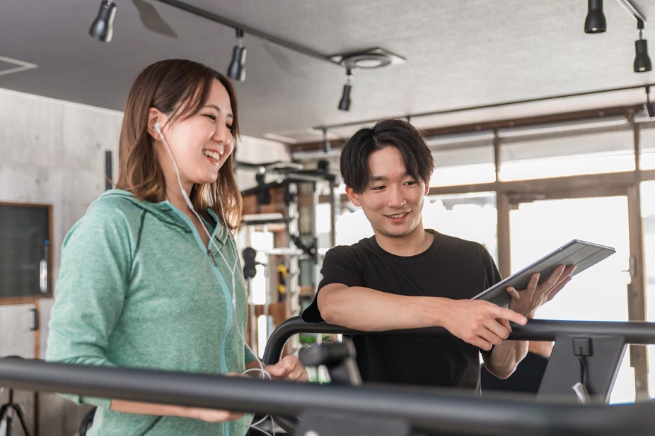 トレーニングする女性1